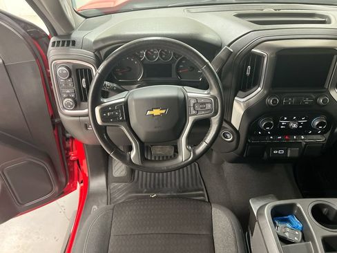 Used 2022 Chevrolet Silverado 1500 LT w/ Z71 Off-Road Package AWD/4WD image 19