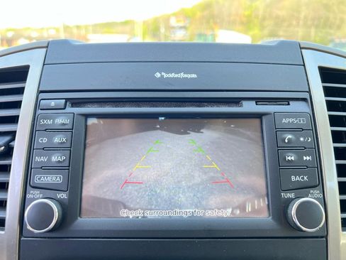 Used 2014 Nissan Frontier SL w/ SL Moonroof Package AWD/4WD image 14