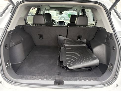 Certified 2022 GMC Terrain SLT w/ Tech Package image 27