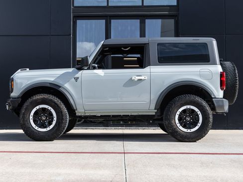 Used 2022 Ford Bronco 2-Door w/ Sasquatch Package AWD/4WD image 9