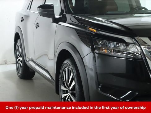 Certified 2024 Nissan Pathfinder Platinum AWD/4WD image 11