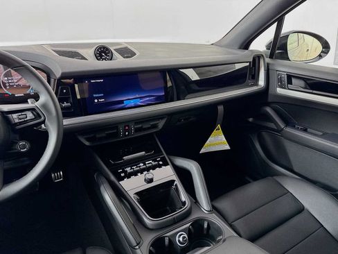 New 2026 Porsche Cayenne S image 19