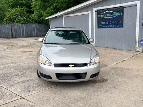 Used 2008 Chevrolet Impala LTZ FWD image 2