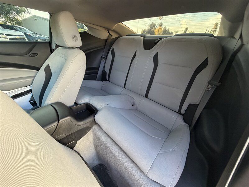 Used 2018 Chevrolet Camaro LT RWD image 13