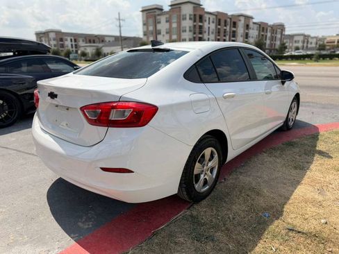 Used 2017 Chevrolet Cruze LS FWD image 7