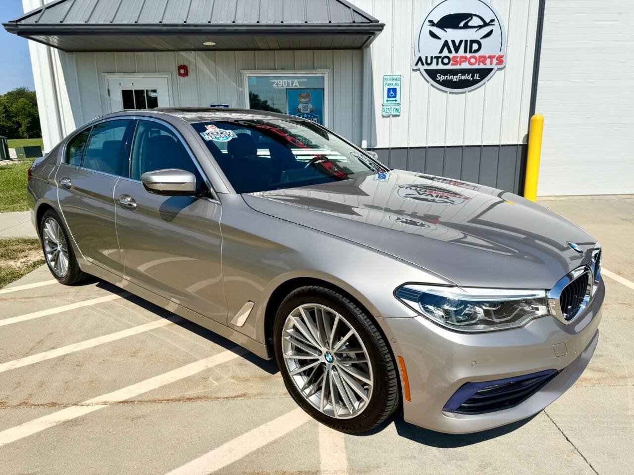 Used 2017 BMW 530i xDrive AWD/4WD image 2