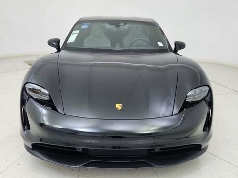 Used 2022 Porsche Taycan image 8
