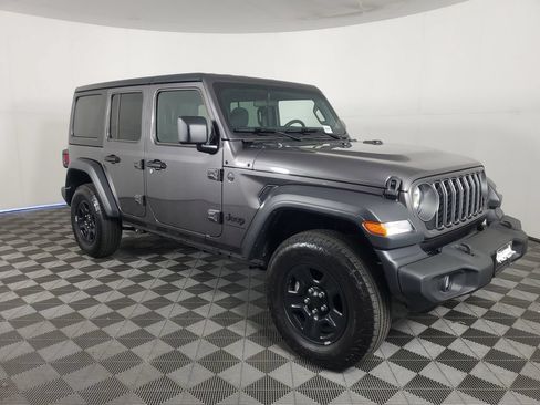 Used 2026 Jeep Wrangler Unlimited Sport AWD/4WD image 2