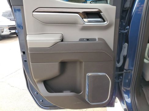 Used 2023 Chevrolet Silverado 1500 LT image 12