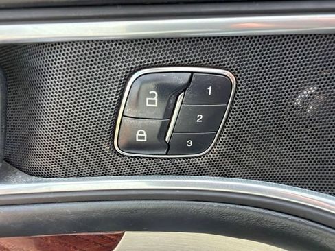 Used 2017 Ford Explorer Platinum AWD/4WD image 31