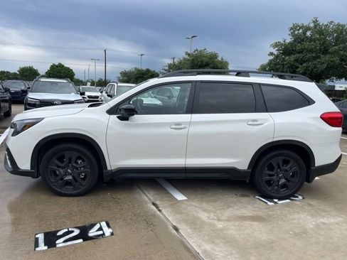 Used 2025 Subaru Ascent Bronze Edition w/ Onyx Package image 5
