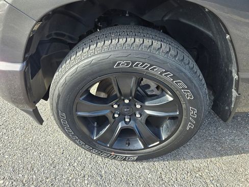 Used 2022 RAM 1500 Big Horn AWD/4WD image 12