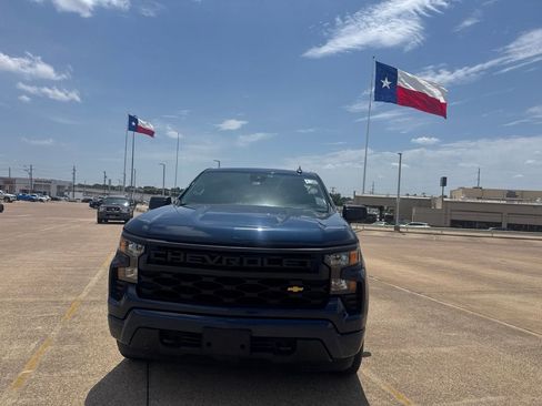 Used 2022 Chevrolet Silverado 1500 Custom RWD image 5
