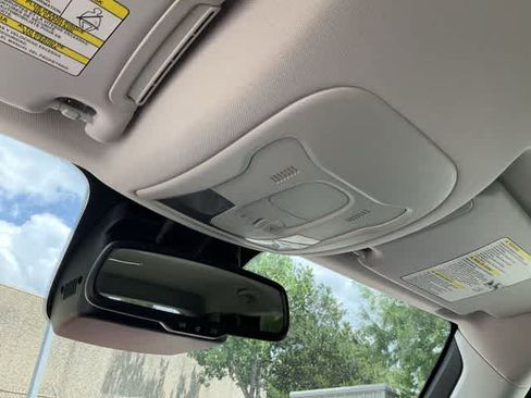 Used 2018 Jeep Renegade Limited FWD image 25