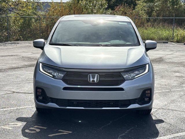 New 2027 Honda Odyssey Touring image 2