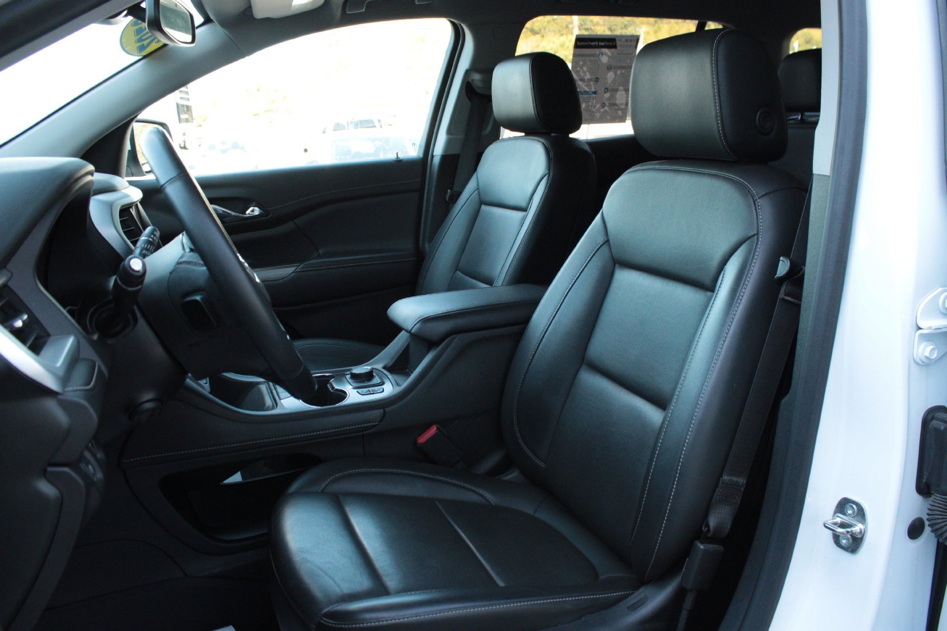 Used 2023 GMC Acadia SLT w/ Preferred Package AWD/4WD image 14