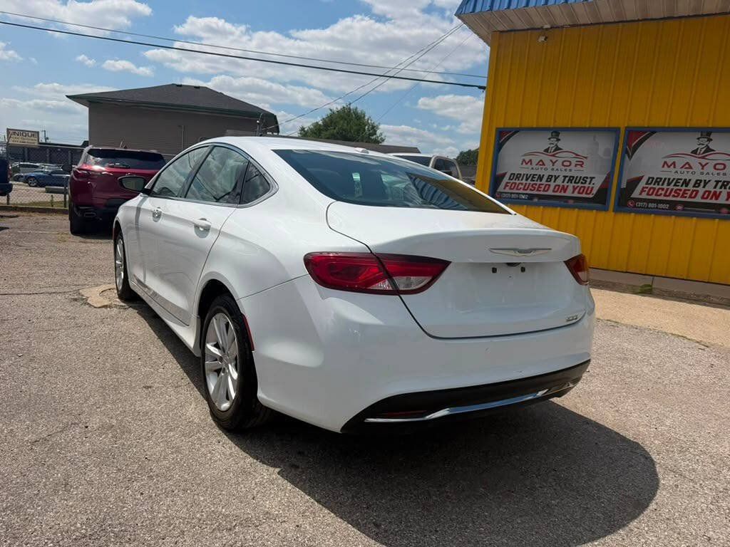 Used 2015 Chrysler 200 Limited w/ Convenience Group FWD image 5
