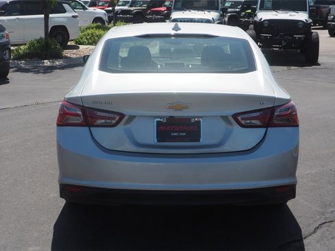 Used 2021 Chevrolet Malibu LT image 6