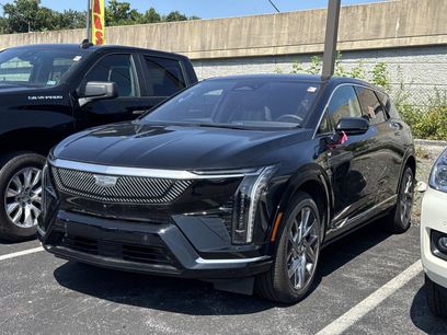 Certified 2025 Cadillac Optiq Luxury 1