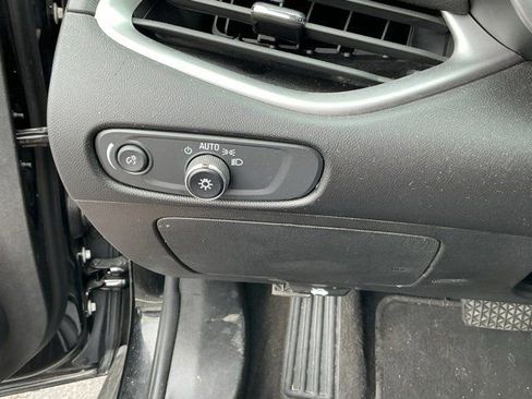 Used 2021 Chevrolet Malibu LS image 17