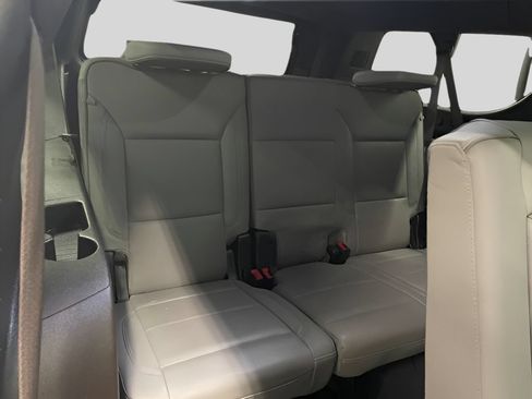 Used 2023 GMC Yukon XL SLT w/ SLT Luxury Package AWD/4WD image 15