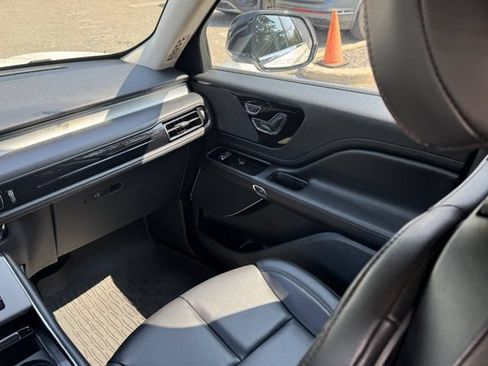 Used 2023 Lincoln Aviator AWD w/ Elements Package image 16
