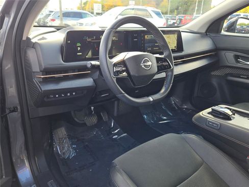 Used 2023 Nissan Ariya AWD image 25