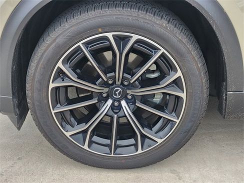 Used 2025 MAZDA CX-70 Plug-In Hybrid w/ Premium Plus image 12