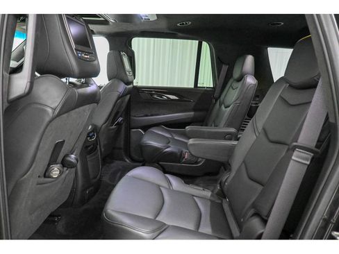 Used 2017 Cadillac Escalade Platinum AWD/4WD image 23