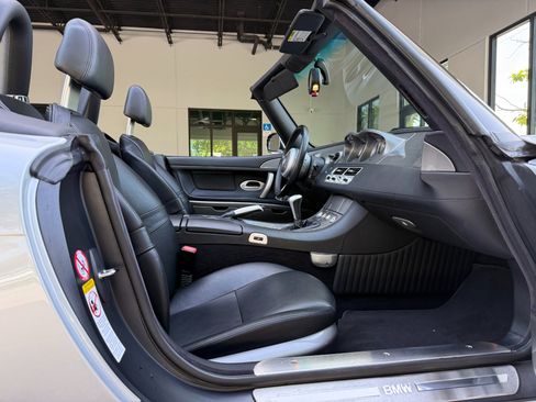 Used 2002 BMW Z8 RWD image 46