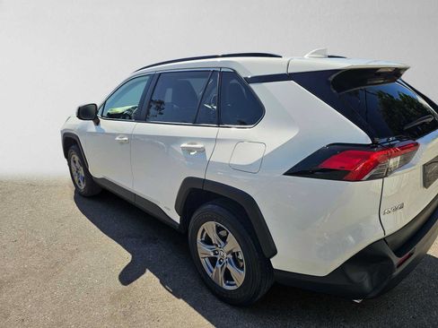 Used 2023 Toyota RAV4 LE AWD/4WD image 5