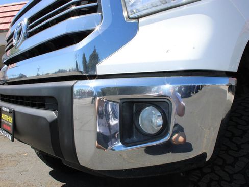 Used 2017 Toyota Tundra SR5 w/ SR5 Upgrade Package RWD image 3