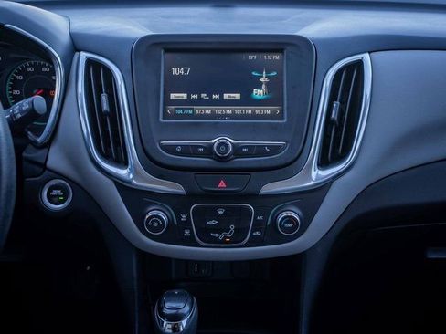 Used 2018 Chevrolet Equinox LS image 28