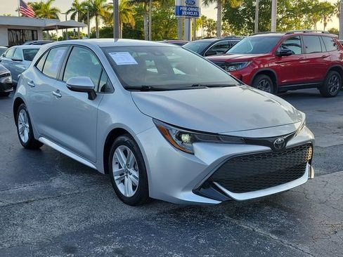 Used 2021 Toyota Corolla SE FWD image 3