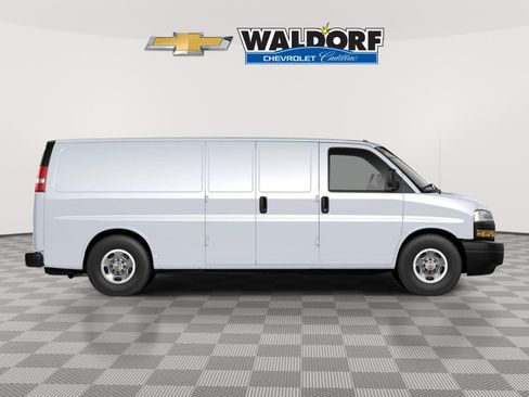 New 2026 Chevrolet Express 2500 Extended RWD image 28