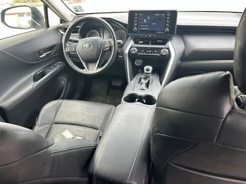 Used 2022 Toyota Venza LE AWD/4WD image 15