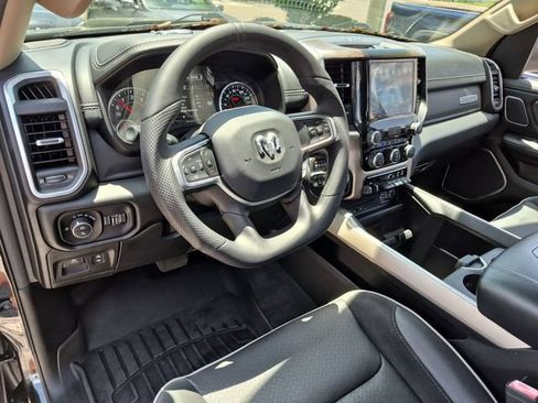 Used 2019 RAM 1500 Laramie AWD/4WD image 10