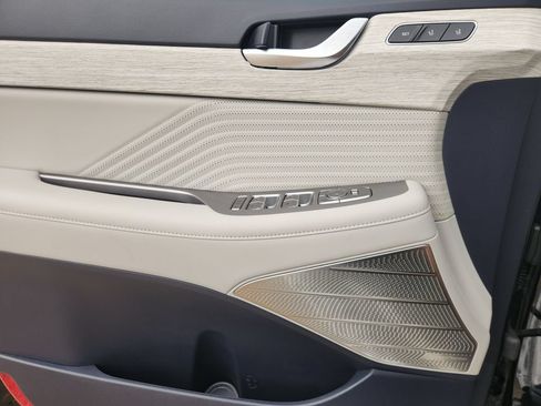 Certified 2025 Hyundai Palisade Calligraphy FWD image 23