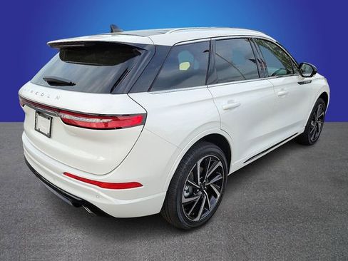 New 2024 Lincoln Corsair Grand Touring image 3