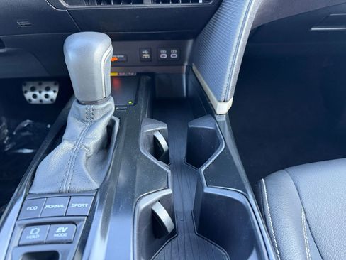 Used 2025 Toyota Camry SE image 41