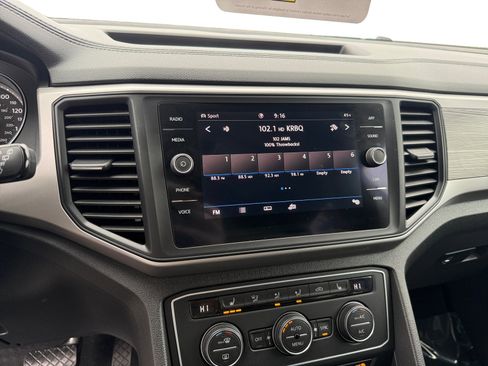 Certified 2020 Volkswagen Atlas Cross Sport SE image 12