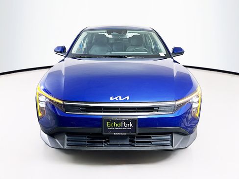 Used 2025 Kia K4 LXS image 2