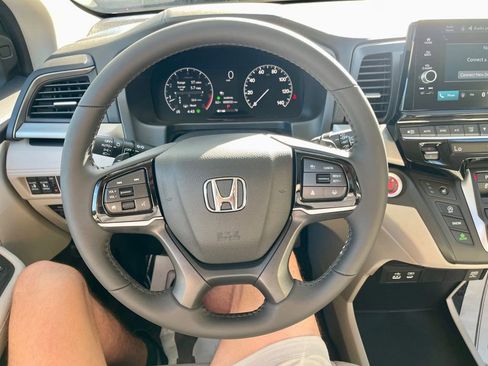 Used 2025 Honda Odyssey EX-L image 14