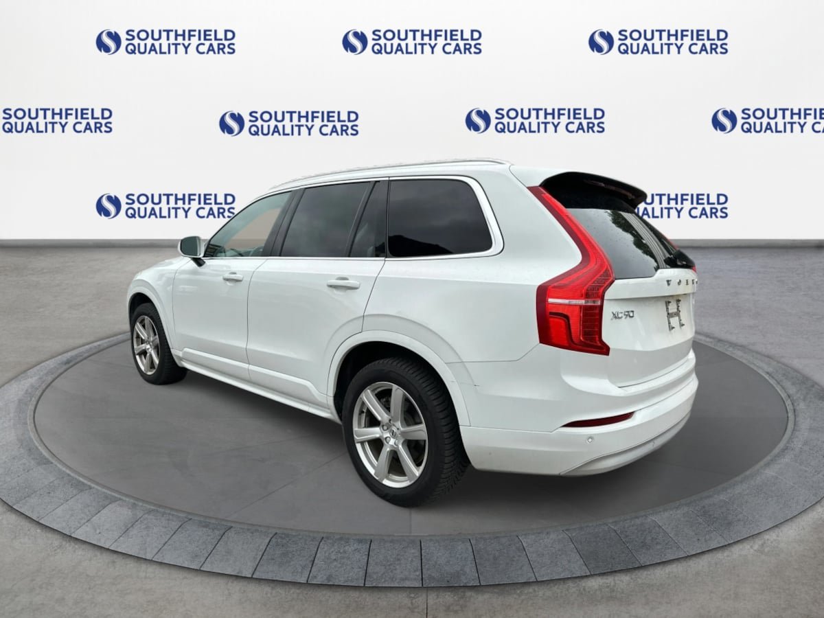 Used 2022 Volvo XC90 T5 Momentum AWD/4WD image 4