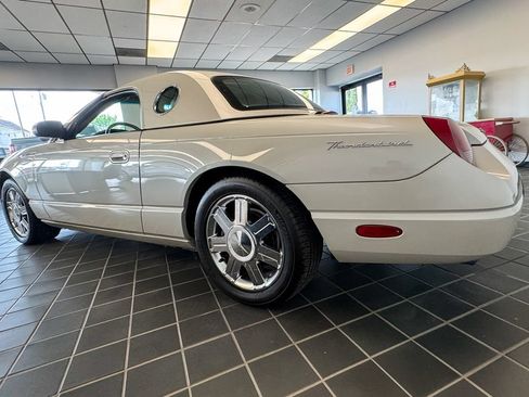 Used 2005 Ford Thunderbird 50th Anniversary RWD image 5