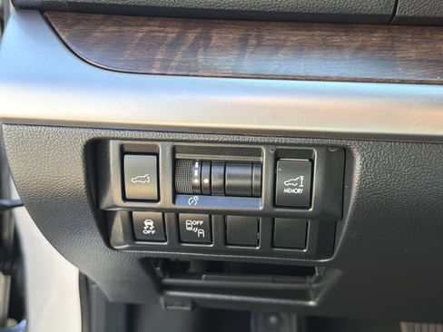Used 2017 Subaru Outback 3.6R Limited AWD/4WD image 14