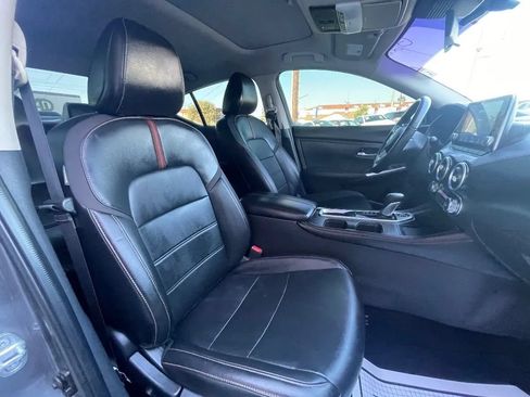 Used 2022 Nissan Sentra SR w/ SR Premium Package FWD image 13