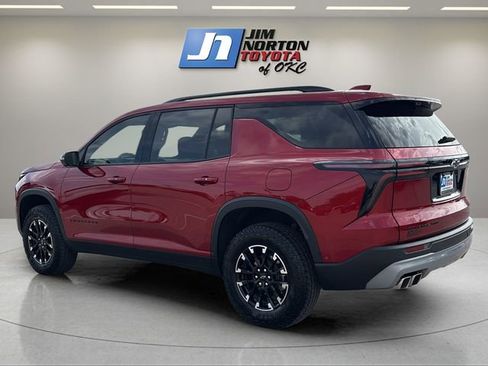 Used 2025 Chevrolet Traverse Z71 w/ Enhanced Driving Package AWD/4WD image 7