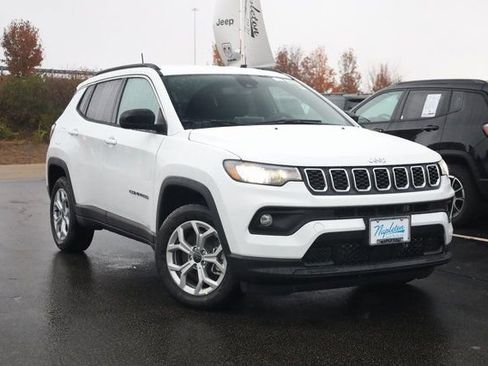 New 2026 Jeep Compass Latitude image 2