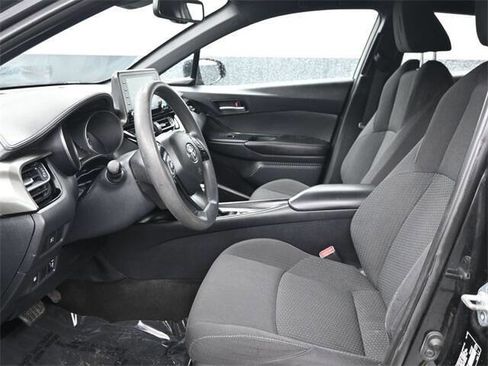 Used 2019 Toyota C-HR LE image 7